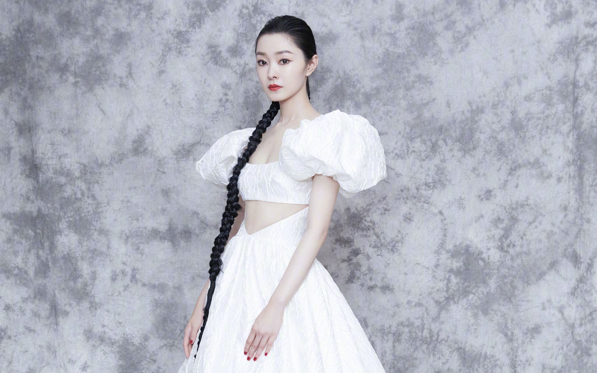 爱游戏体育（AYX）官方APP下载-曼城高位抢断频频化解对方进攻，曼城进攻战术